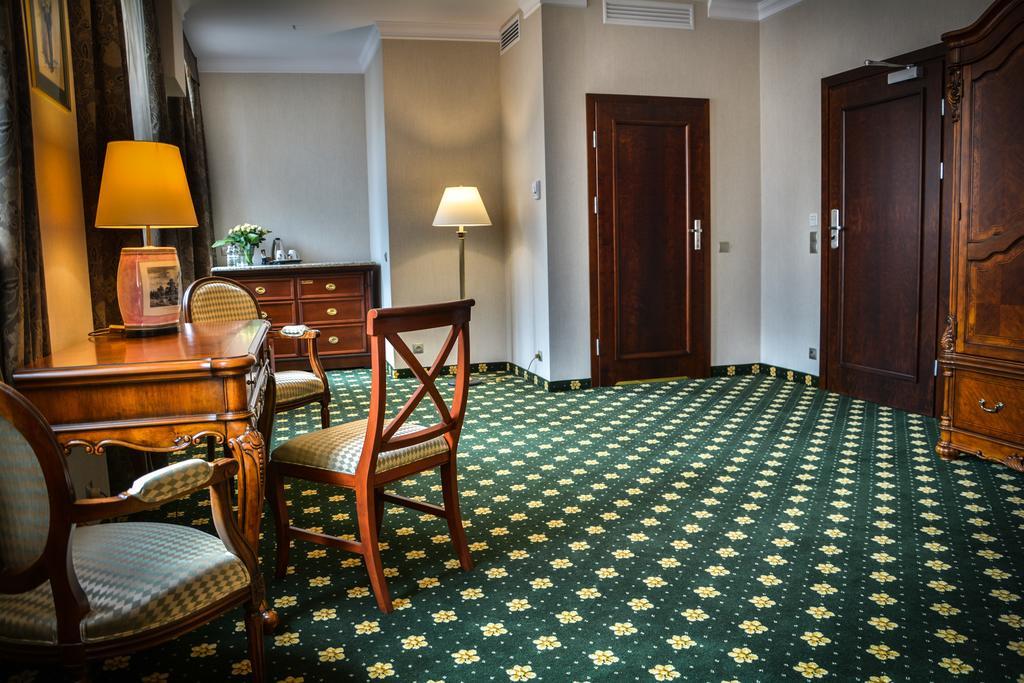 Kaliszki Komoda Club Residence الغرفة الصورة